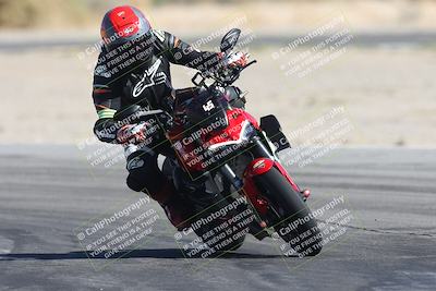 media/Oct-30-2025-Racers Edge (Thu) [[dabbdaf680]]/3-B Group/Session 2 Turn 2/